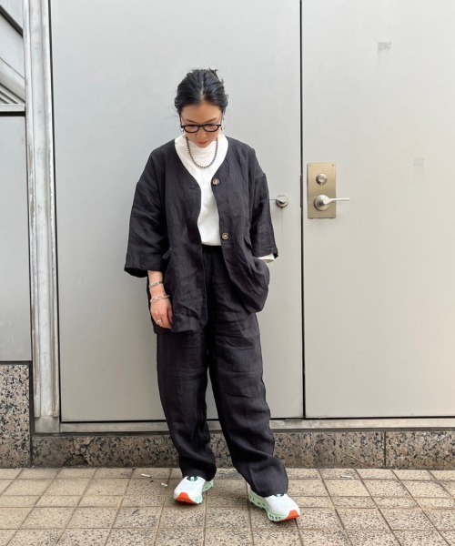 BEAVER（ビーバー）の「B omnivore/ビーオムニボー　ノ－カラージャケット（ノーカラージャケット・レディース・その他6/ブラック/ブルー・1）」の6枚目の写真