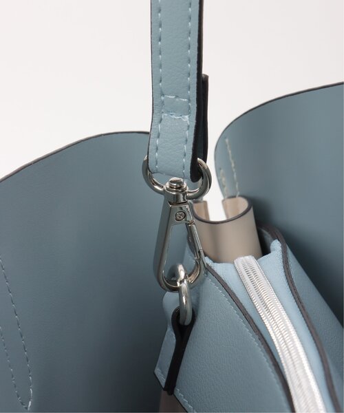 LBC(エルビーシー)の「配色合皮ミドルトートバッグ(トートバッグ・レディース・ブラック/ベージュ/ブルー系・FREE)」の13枚目の写真