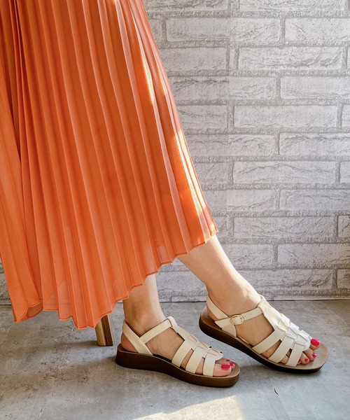 Noubel Voug Relax（ヌーベルヴォーグリラックス）の「スクエアトゥ厚底グルカサンダル（サンダル・レディース・ブラック/アイボリー/ベージュ・S/M/L/LL）」の5枚目の写真