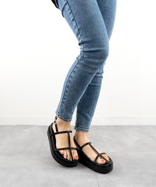 Fabby fabby(ファビィーファビィー)の「ストラップコンフォートサンダル(サンダル・レディース・ホワイト/ブラック/グリーン・MEDIUM/LARGE/SMALL)」の6枚目の写真