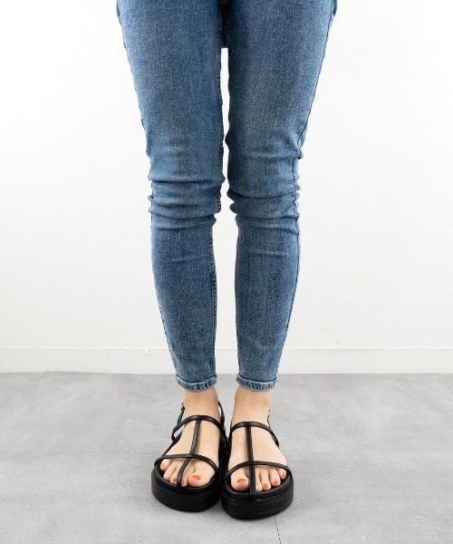 Fabby fabby(ファビィーファビィー)の「ストラップコンフォートサンダル(サンダル・レディース・ホワイト/ブラック/グリーン・MEDIUM/LARGE/SMALL)」の7枚目の写真