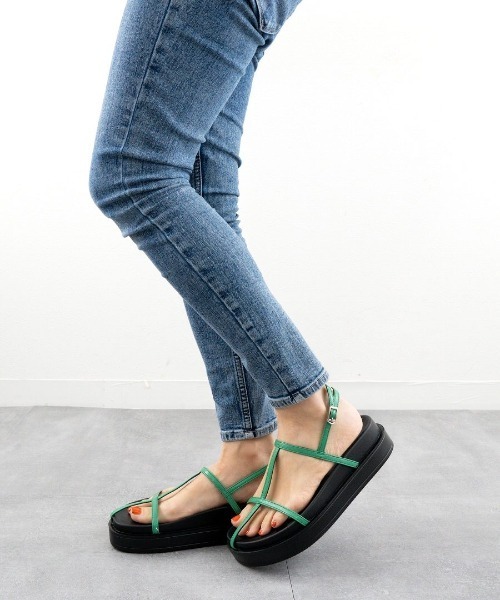 Fabby fabby(ファビィーファビィー)の「ストラップコンフォートサンダル(サンダル・レディース・ホワイト/ブラック/グリーン・MEDIUM/LARGE/SMALL)」の12枚目の写真