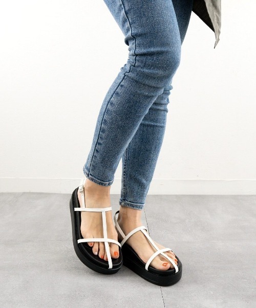 Fabby fabby(ファビィーファビィー)の「ストラップコンフォートサンダル(サンダル・レディース・ホワイト/ブラック/グリーン・MEDIUM/LARGE/SMALL)」の15枚目の写真