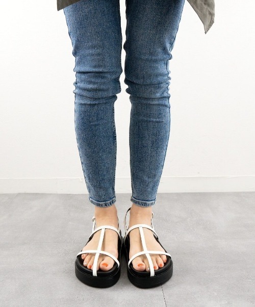 Fabby fabby(ファビィーファビィー)の「ストラップコンフォートサンダル(サンダル・レディース・ホワイト/ブラック/グリーン・MEDIUM/LARGE/SMALL)」の16枚目の写真