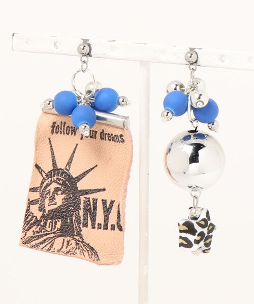 tone(トーン)の「【KKSHOP】革タグN.Y.Cピアス(MA)(ピアス(両耳用)・レディース・グリーン/パープル/ブルー・FREE)」の3枚目の写真