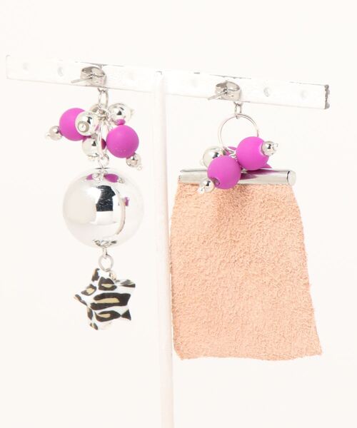 tone(トーン)の「【KKSHOP】革タグN.Y.Cピアス(MA)(ピアス(両耳用)・レディース・グリーン/パープル/ブルー・FREE)」の4枚目の写真