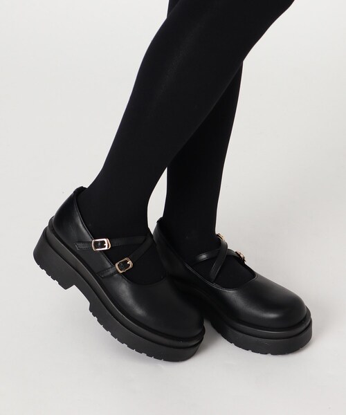 cs T&P（シーエスティーアンドピー）の「軽量厚底2段ソール ダブルベルト付きマニッシュシューズ（パンプス・レディース・ブラック/ブラック系1/アイボリー・S/M/L/LL）」の3枚目の写真
