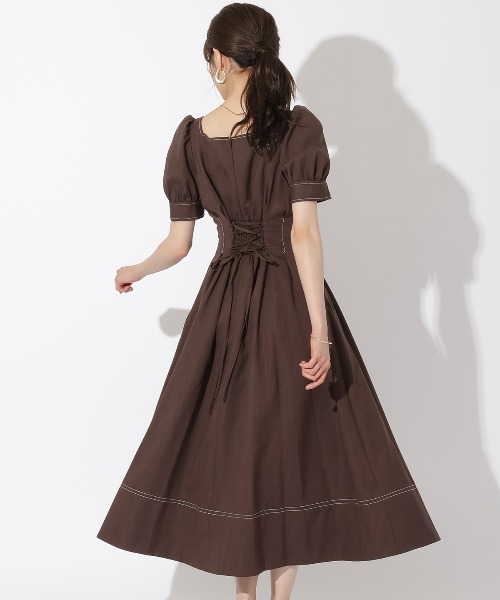 AND COUTURE（アンドクチュール）の「配色ステッチウエストタック半袖