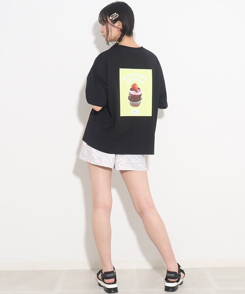 PINK-latte（ピンクラテ）の「◆【接触冷感機能付き】バックイラストプリントBIGT（Tシャツ/カットソー・キッズ・ブラック/黄緑系/ベビーピンク/オフホワイト・14/15 /16）」の19枚目の写真