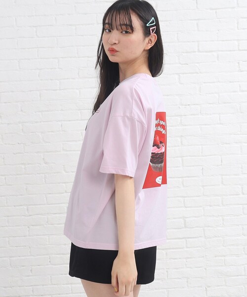 PINK-latte（ピンクラテ）の「◆【接触冷感機能付き】バックイラストプリントBIGT（Tシャツ/カットソー・キッズ・ブラック/黄緑系/ベビーピンク/オフホワイト・14/15 /16）」の16枚目の写真