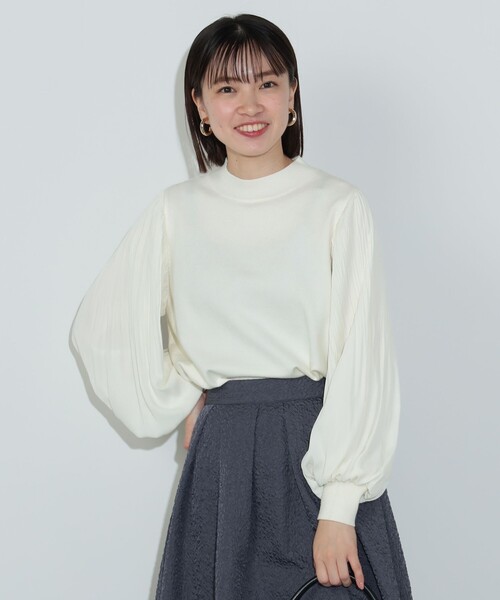 BEAMS HEART（ビームスハート）の「袖ケシプリーツ プルオーバー（手洗い可能）（ニット/セーター・レディース・ベージュ/オリーブ/ブラック/オフホワイト/ブラック系その他4/グリーン系その他5/ホワイト系その他5/ブラウン系その他・FREE）」の2枚目の写真