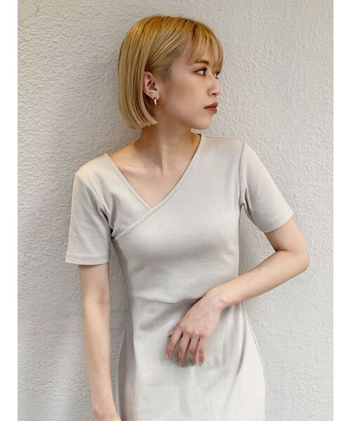 MURUA（ムルーア）の「アシメネックバックオープンワンピース（ワンピース・レディース・オレンジ/ブラック/アイボリー・FREE）」の9枚目の写真