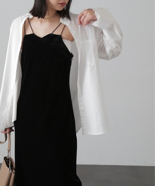 FREE'S MART（フリーズマート）の「◆ベロア2ストラップキャミワンピース（ワンピース・レディース・ブラウン/ブラック/ネイビー・SMALL/MEDIUM）」の2枚目の写真