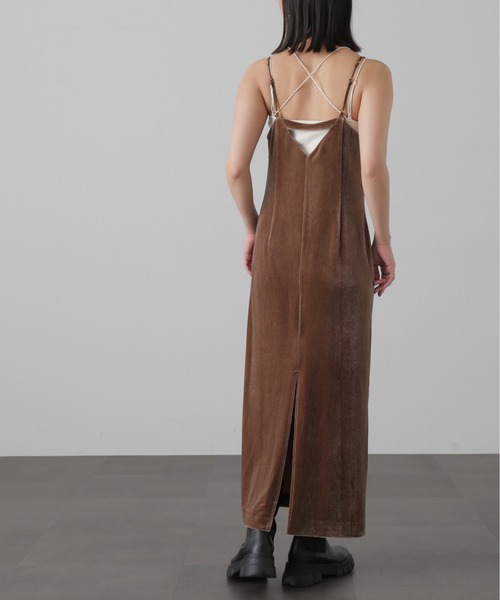 FREE'S MART（フリーズマート）の「◆ベロア2ストラップキャミワンピース（ワンピース・レディース・ブラウン/ブラック/ネイビー・SMALL/MEDIUM）」の15枚目の写真