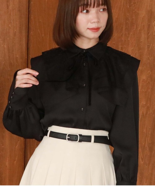 archives（アルシーヴ）の「レースケープリボンタイブラウス（シャツ/ブラウス・レディース・オフホワイト/ベージュ/ブラック・MEDIUM）」の3枚目の写真