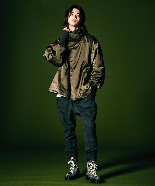 glamb（グラム）の「Cross Sleeve Mountain Parka / クロススリーブマウンテンパーカー（マウンテンパーカー・メンズ・カーキ/ブラック・M/S/L）」の6枚目の写真