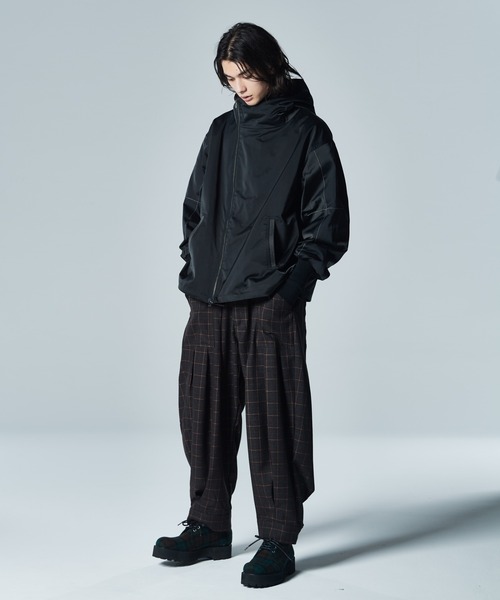 新品　glamb グラム　クロススリーブマウンテンパーカー　サイズL glamb（グラム）の「Cross Sleeve Mountain Parka / クロス