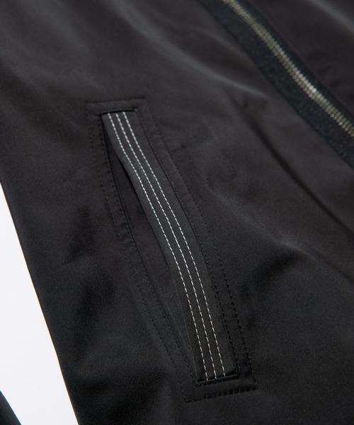 glamb（グラム）の「Cross Sleeve Mountain Parka / クロススリーブマウンテンパーカー（マウンテンパーカー・メンズ・カーキ/ブラック・M/S/L）」の17枚目の写真