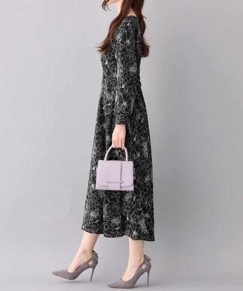 alotta(アロッタ)の「ふんわり裏起毛花柄ワンピース(ワンピース・レディース・ピンク系その他/ブルー系その他/ベージュ系その他/ブラック系その他・M/L/LL/3L/4L)」の7枚目の写真