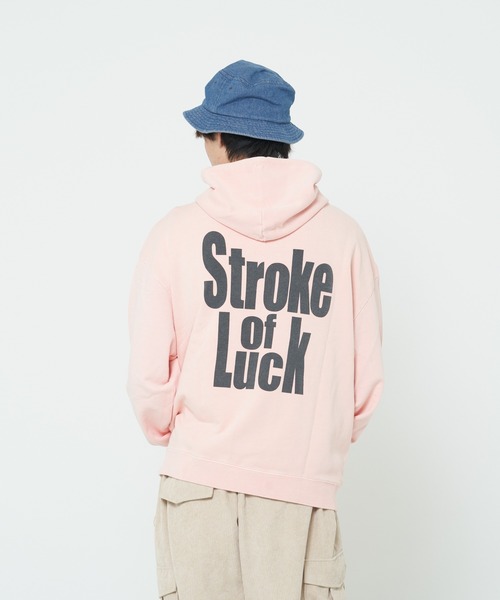 ROUGH TRADE(ラフトレード)の「裏毛ピグメント加工バックロゴプルパーカー(M1)(パーカー・メンズ・ブラック/ピンク/ミント/ナチュラル・MEDIUM/LARGE/X-LARGE)」の22枚目の写真