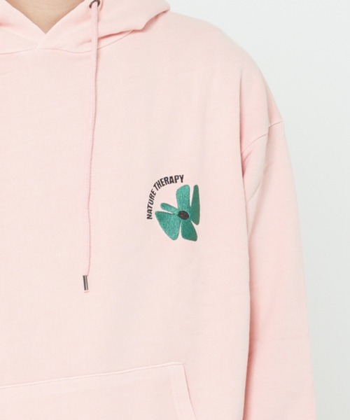 ROUGH TRADE(ラフトレード)の「裏毛ピグメント加工バックロゴプルパーカー(M1)(パーカー・メンズ・ブラック/ピンク/ミント/ナチュラル・MEDIUM/LARGE/X-LARGE)」の12枚目の写真