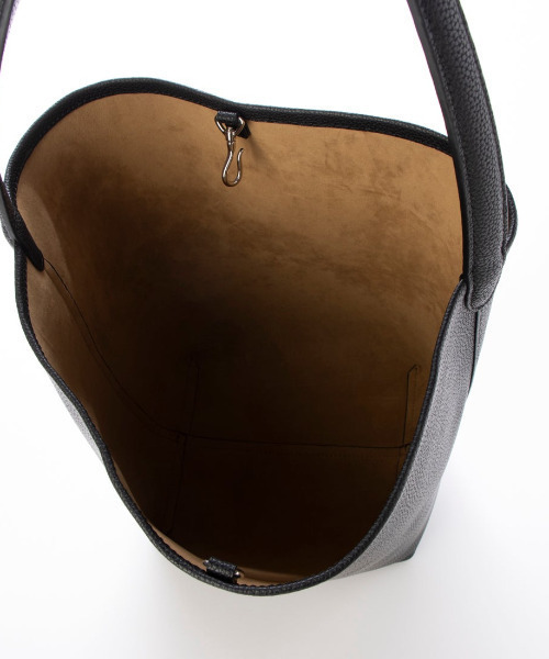 cache cache（カシュ カシュ）の「カシュカシュ cachecache / シュリンクミニマルシェイプバケツバッグL（ショルダーバッグ・レディース・ブラック/ベージュ/アイボリー・FREE）」の12枚目の写真