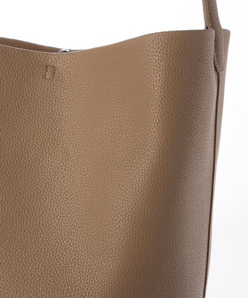 cache cache（カシュ カシュ）の「カシュカシュ cachecache / シュリンクミニマルシェイプバケツバッグL（ショルダーバッグ・レディース・ブラック/ベージュ/アイボリー・FREE）」の20枚目の写真