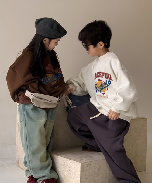 aimoha(アイモハ)の「【aimoha-KIDS-】子供服 ユニセックス厚地スウェット(スウェット・キッズ・チョコ/ライトグレー・110/120/100/140/130)」の5枚目の写真