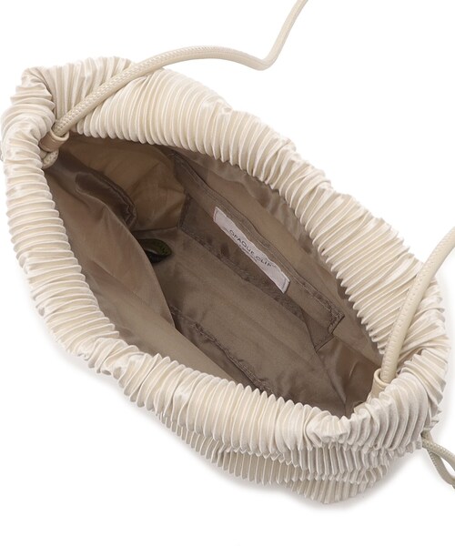 OPAQUE.CLIP（オペークドットクリップ）の「◆【軽量/肩掛け可能】プリーツドロストミニショルダーバッグ（ショルダーバッグ・レディース・ブラウン系/ブラック/ライトベージュ/パープル・00）」の10枚目の写真