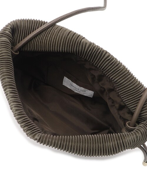 OPAQUE.CLIP（オペークドットクリップ）の「◆【軽量/肩掛け可能】プリーツドロストミニショルダーバッグ（ショルダーバッグ・レディース・ブラウン系/ブラック/ライトベージュ/パープル・00）」の12枚目の写真