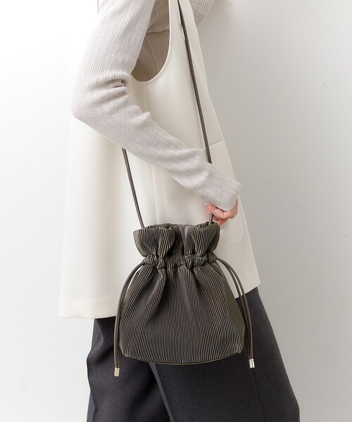 OPAQUE.CLIP（オペークドットクリップ）の「◆【軽量/肩掛け可能】プリーツドロストミニショルダーバッグ（ショルダーバッグ・レディース・ブラウン系/ブラック/ライトベージュ/パープル・00）」の19枚目の写真