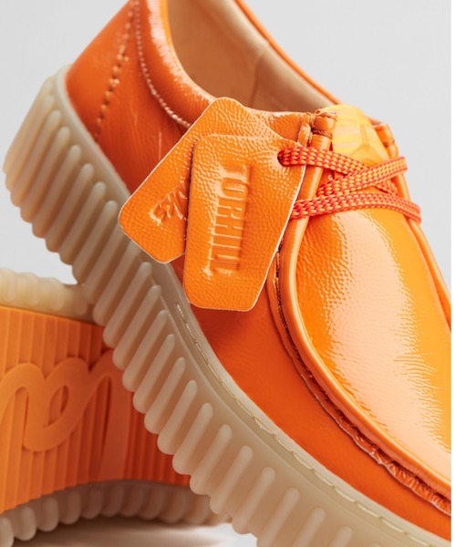Clarks(クラークス)の「Torhill Bee /トーヒルビー(オレンジパテント)(モカシン/デッキシューズ・レディース・オレンジ・UK6/UK5.5/UK5/UK4.5/UK4/UK3.5/UK3)」の7枚目の写真