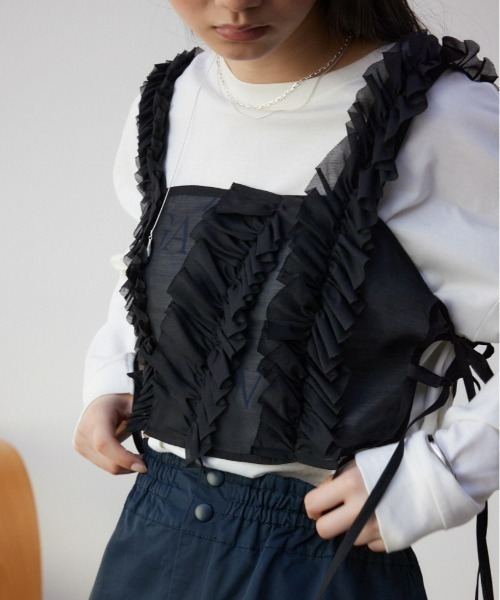 AZUL by moussy（アズールバイマウジー）の「チュールフリルビスチェ（ベスト・レディース・グレー/ブラック・FREE）」の2枚目の写真