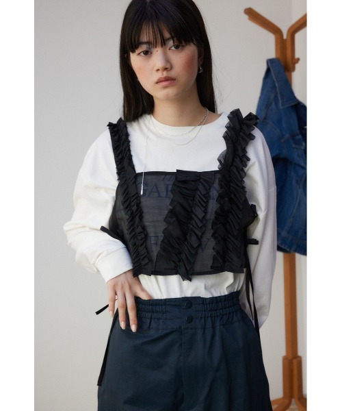 AZUL by moussy（アズールバイマウジー）の「チュールフリルビスチェ（ベスト・レディース・グレー/ブラック・FREE）」の4枚目の写真