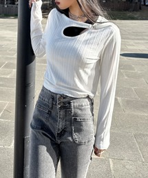 【LVEU.】フロントクロスデザイントップス / トップス カットソー 長袖 リブ  アシンメトリー アシメ チャーム クロス ショート クロップド ブラック ホワイト ブルー グリーン
