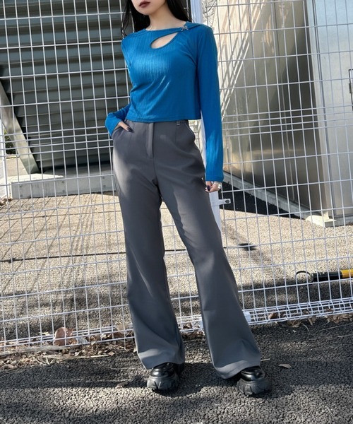 LVEU.（ラブユ.）の「【LVEU.】フロントクロスデザイントップス / トップス カットソー 長袖 リブ  アシンメトリー アシメ チャーム クロス ショート クロップド ブラック ホワイト ブルー グリーン（Tシャツ/カットソー・レディース・ホワイト/グリーン/ブラック/ブルー・FREE）」の12枚目の写真