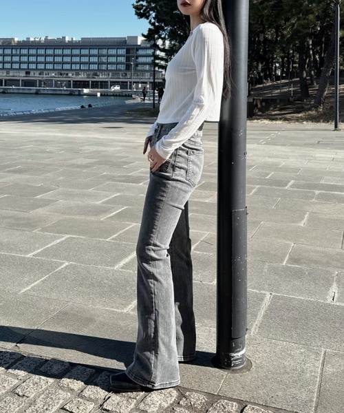 LVEU.（ラブユ.）の「【LVEU.】フロントクロスデザイントップス / トップス カットソー 長袖 リブ  アシンメトリー アシメ チャーム クロス ショート クロップド ブラック ホワイト ブルー グリーン（Tシャツ/カットソー・レディース・ホワイト/グリーン/ブラック/ブルー・FREE）」の19枚目の写真