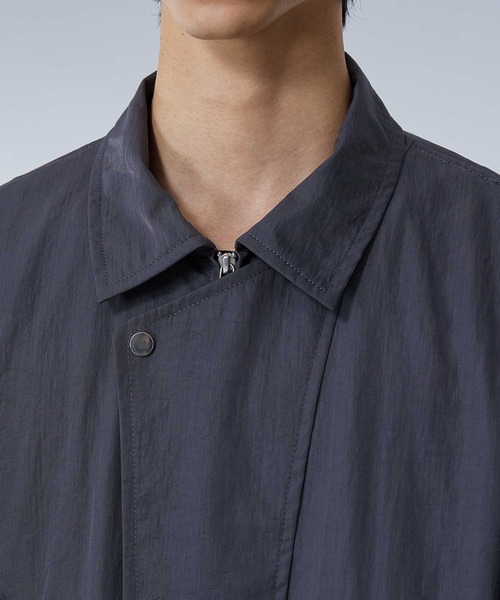 UNITED TOKYO（ユナイテッドトウキョウ）の「ヴァゼロナイロンブルゾン | セットアップ着用可能（ブルゾン・メンズ・ダークグレー/ブラック・2/1）」の11枚目の写真