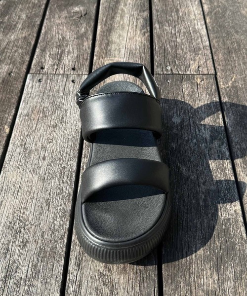 PUMA（プーマ）の「PUMA/プーマ レディース サンダル 厚底 MAYU PUFFY SANDALS WNS ウィメンズ マユ パフィー サンダル 399451（サンダル・レディース・ブラック/ホワイト・25.0cm/24.0cm/23.0cm）」の4枚目の写真