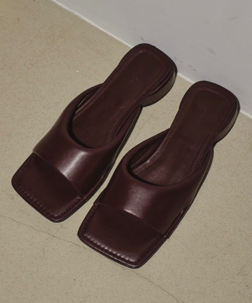TODAYFUL(トゥデイフル)の「TODAYFUL Square Padded Sandals 12411009(サンダル・レディース・ブラック/バーガンディー・36/38/37)」の3枚目の写真