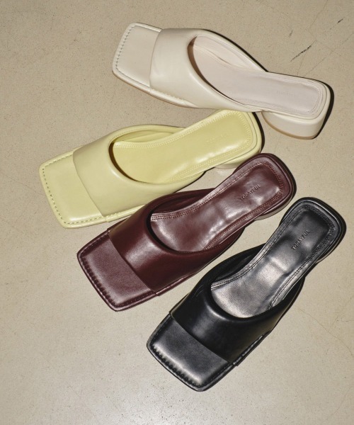 TODAYFUL(トゥデイフル)の「TODAYFUL Square Padded Sandals 12411009(サンダル・レディース・ブラック/バーガンディー・36/38/37)」の10枚目の写真