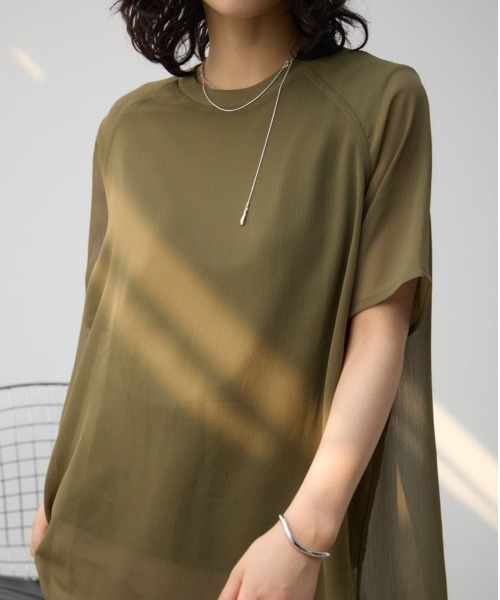 AZUL by moussy(アズールバイマウジー)の「リバーシブルシアードッキングトップス(Tシャツ/カットソー・レディース・ブラック/アイボリー/ライトカーキ・SMALL/MEDIUM)」の3枚目の写真