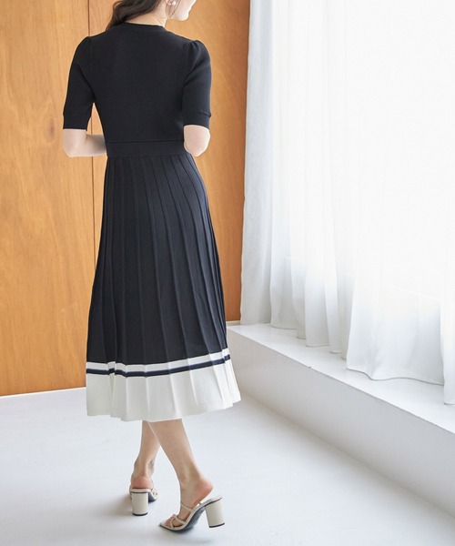 【セール】アンティーク風飾り釦付き配色プリーツニットワンピース（ワンピース）｜tocco closet（トッコ クローゼット）