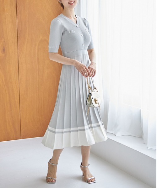 【セール】アンティーク風飾り釦付き配色プリーツニットワンピース（ワンピース）｜tocco closet（トッコ クローゼット）