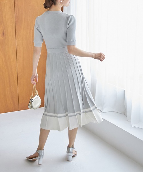 【セール】アンティーク風飾り釦付き配色プリーツニットワンピース（ワンピース）｜tocco closet（トッコ クローゼット）