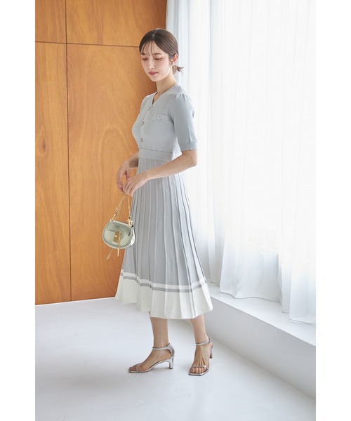 tocco closet(トッコ クローゼット)の「アンティーク風飾り釦付き配色プリーツニットワンピース(ワンピース・レディース・ライトグレー/ブラック/オフホワイト・M)」の14枚目の写真