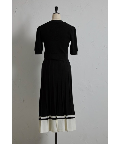 tocco closet(トッコ クローゼット)の「アンティーク風飾り釦付き配色プリーツニットワンピース(ワンピース・レディース・ライトグレー/ブラック/オフホワイト・M)」の22枚目の写真
