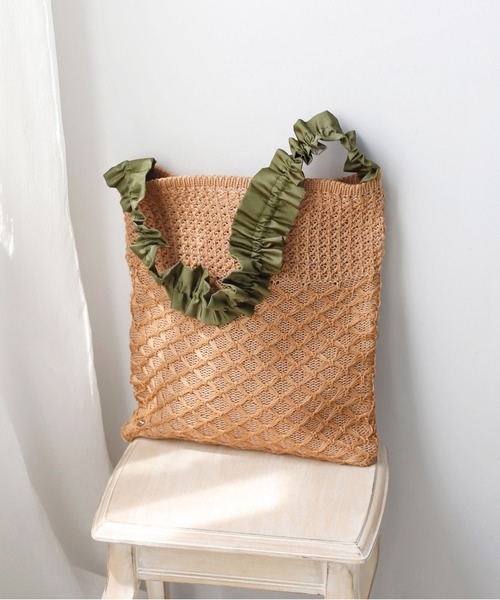 ANEMONE(アネモネ)の「フリルハンドルショルダーかごバッグ(かごバッグ・レディース・ナチュラル/ブラック/ベージュ・FREE)」の3枚目の写真