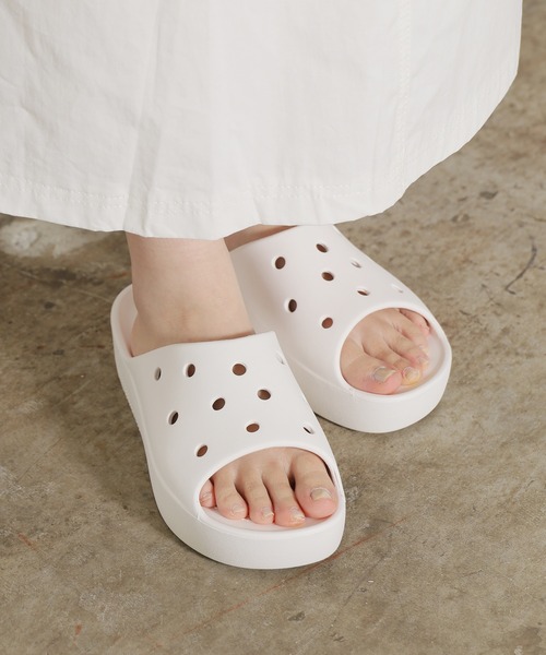 crocsクロックス　 ササリー　サンダル　ミュール　ホワイト/ブラック クロックス ササリー サンダル ミュール ヒールW7 白×黒｜Yahoo