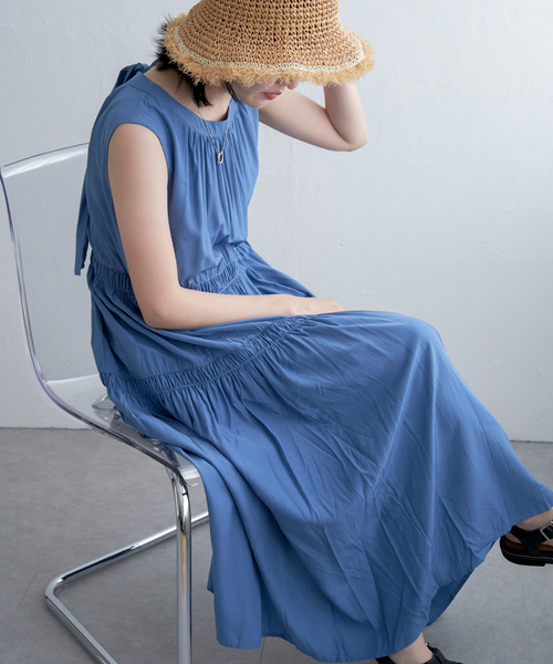 VENCEEXCHANGE（ヴァンスエクスチェンジ）の「後ろリボンシャーリングワンピース（ワンピース・レディース・オリーブ/ブラック/ブルー・FREE）」の17枚目の写真